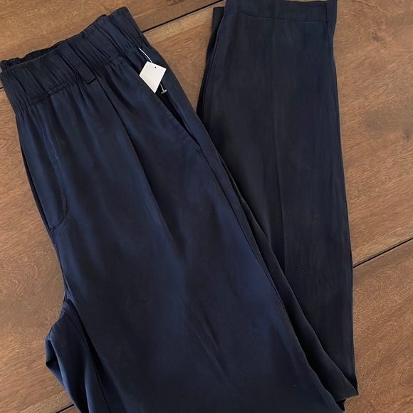 NWT GAP Navy Blue High Waisted LYOCELL Blend Pants Sz. 6 TALL 31” Inseam - Picture 12 of 16